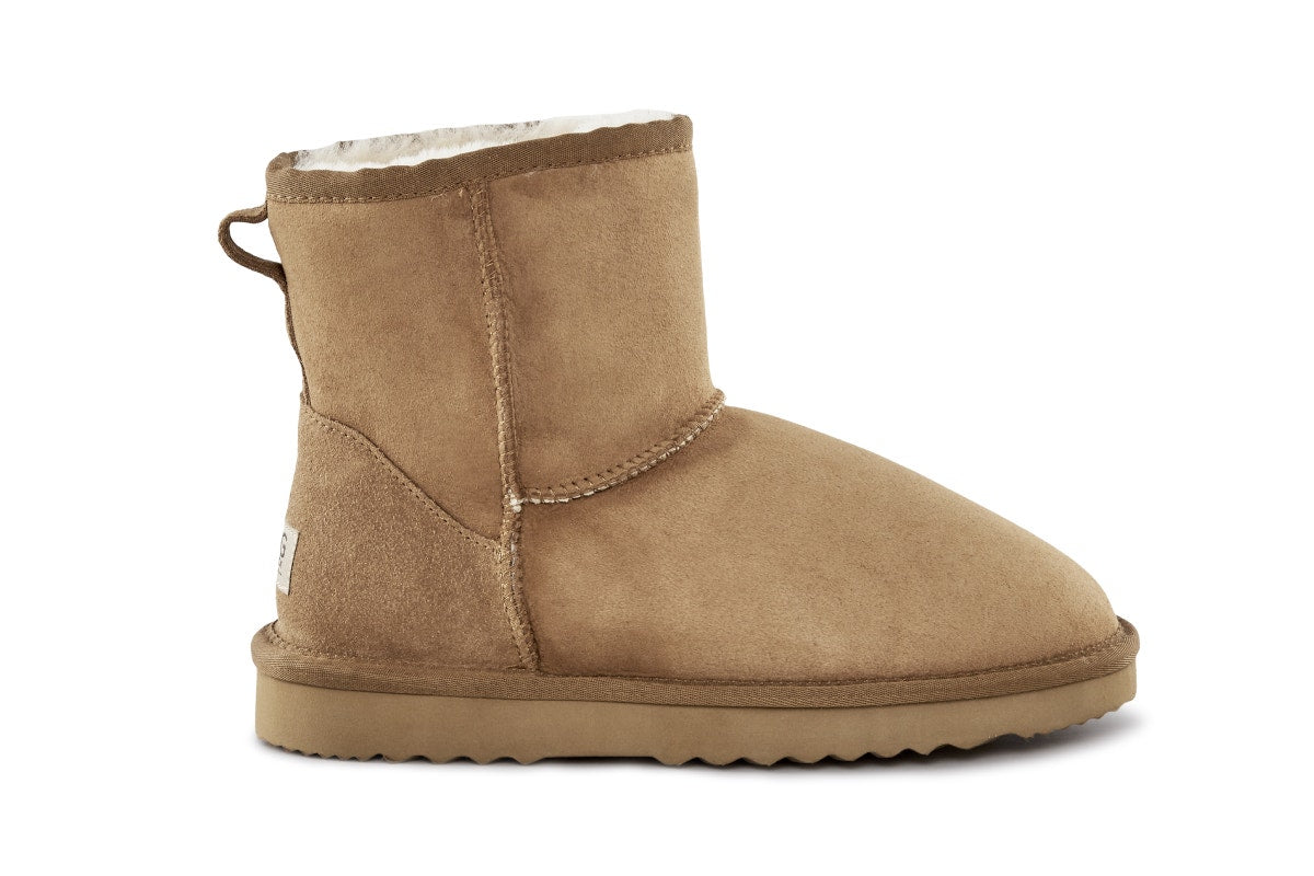 UGG Outback Premium Double Face Sheepskin Short Classic Boot (Chestnut)
