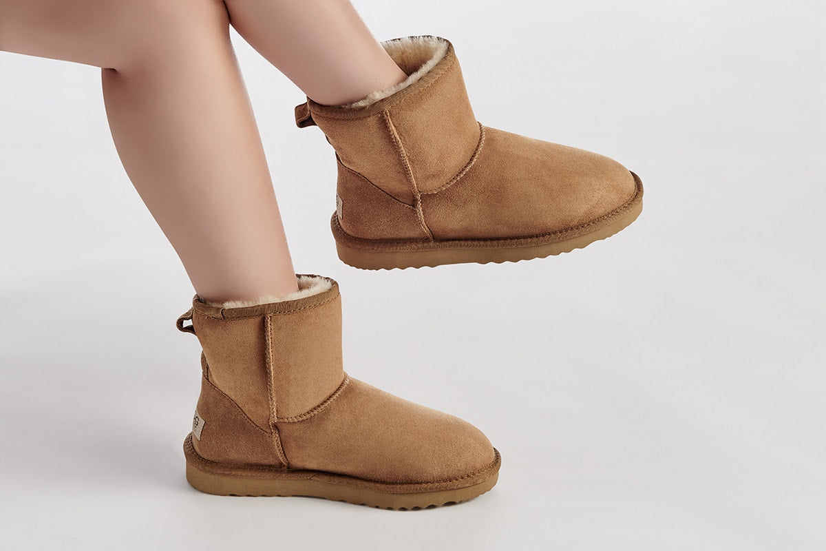 UGG Outback Premium Double Face Sheepskin Short Classic Boot (Chestnut)