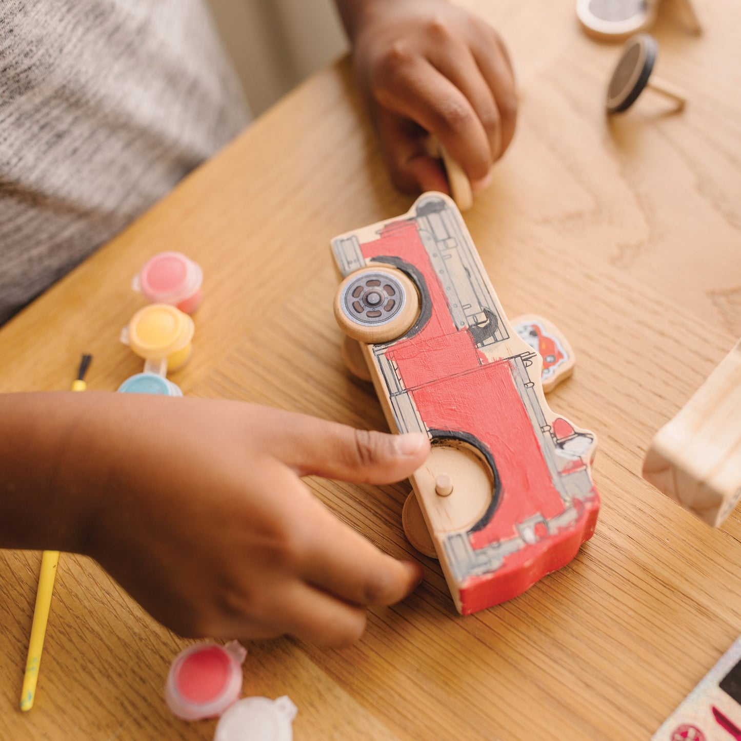Melissa & Doug - Paw Patrol - DYO Wooden Vehicles Craft Kit