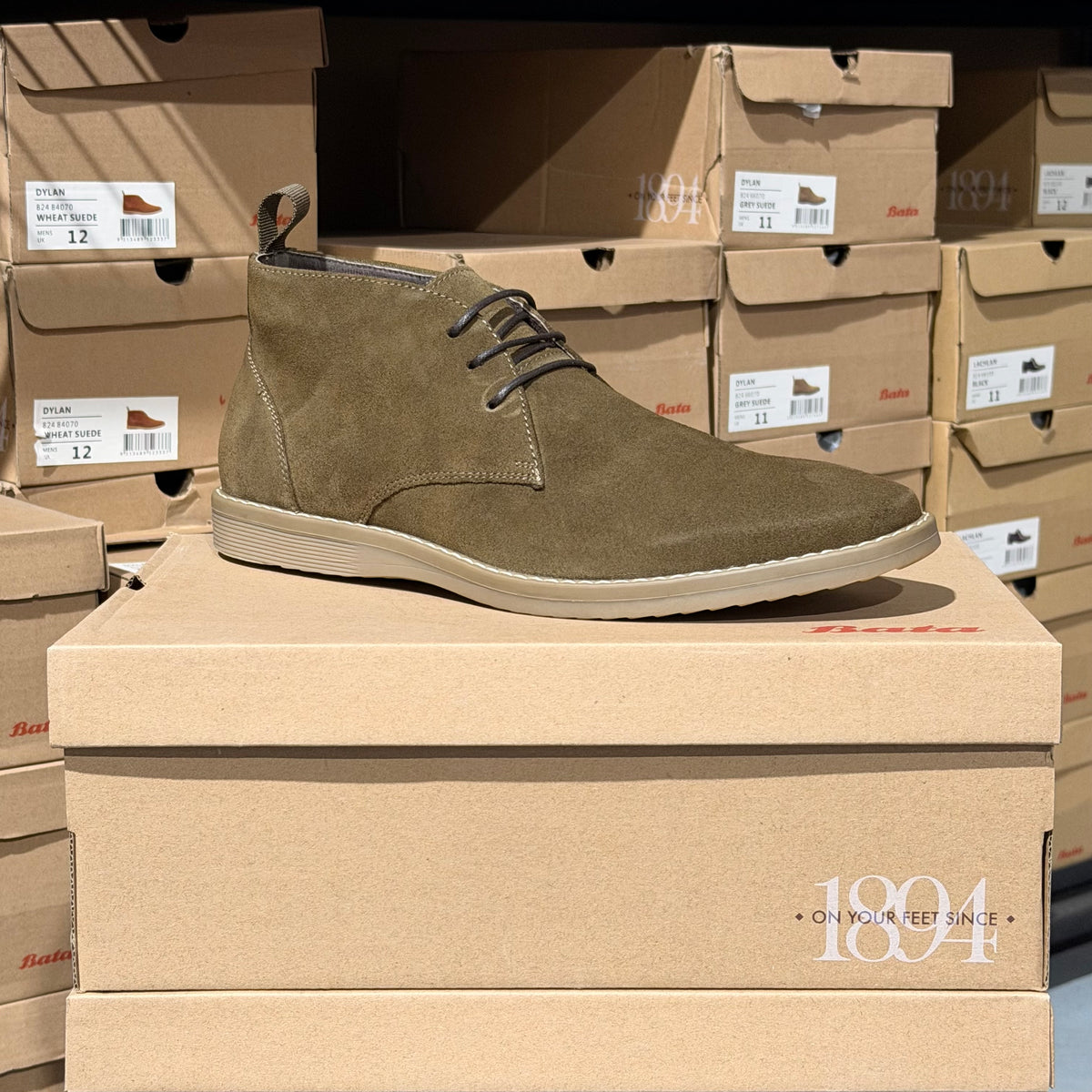 Bata Men's Dylan Suede Desert Boot - Wheat
